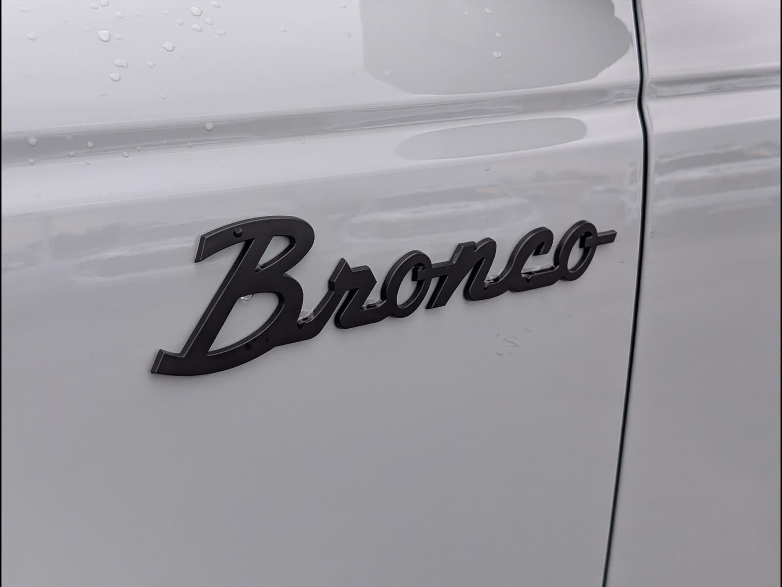 2021 Ford Bronco Base