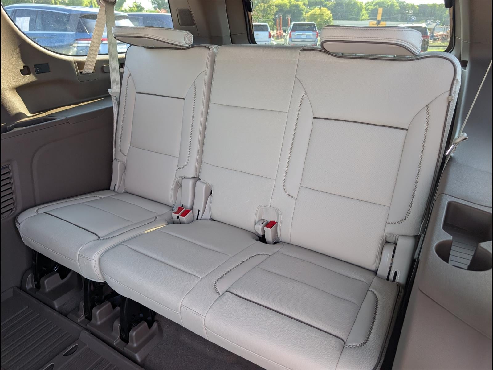 2026 GMC Yukon XL Denali - Photo 13