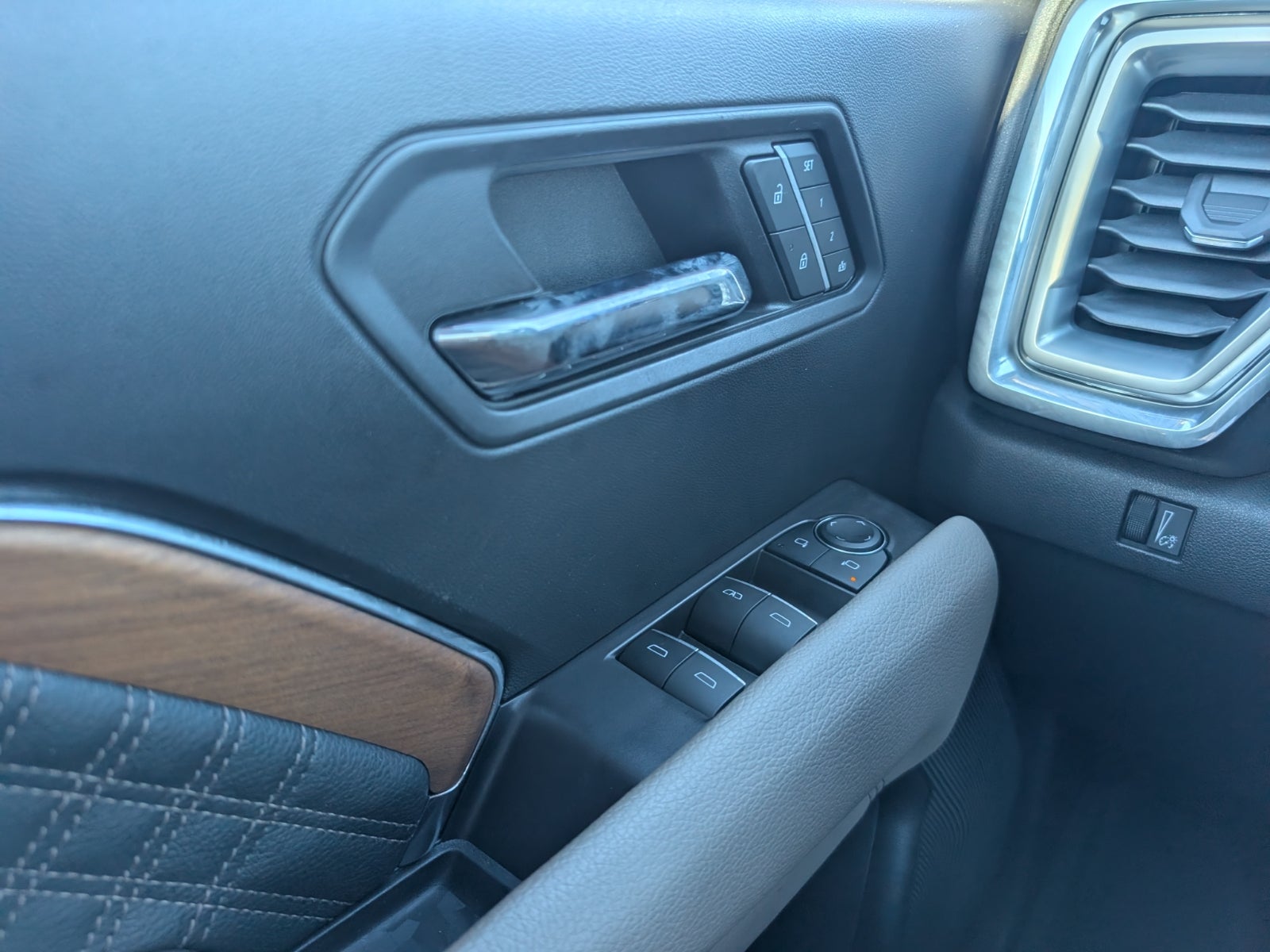 2023 GMC Canyon 4WD Denali