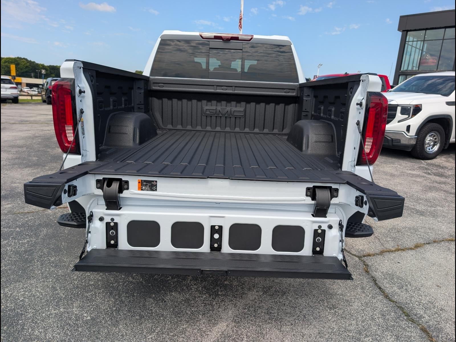 2026 GMC Sierra 1500 Denali - Photo 17
