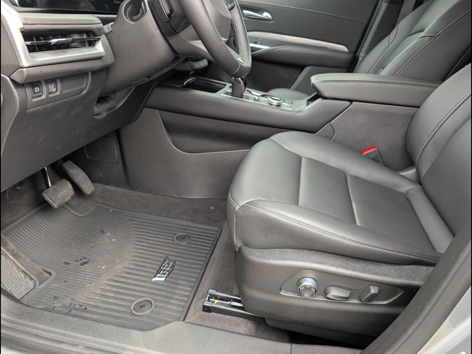 2025 Cadillac XT4 Premium Luxury