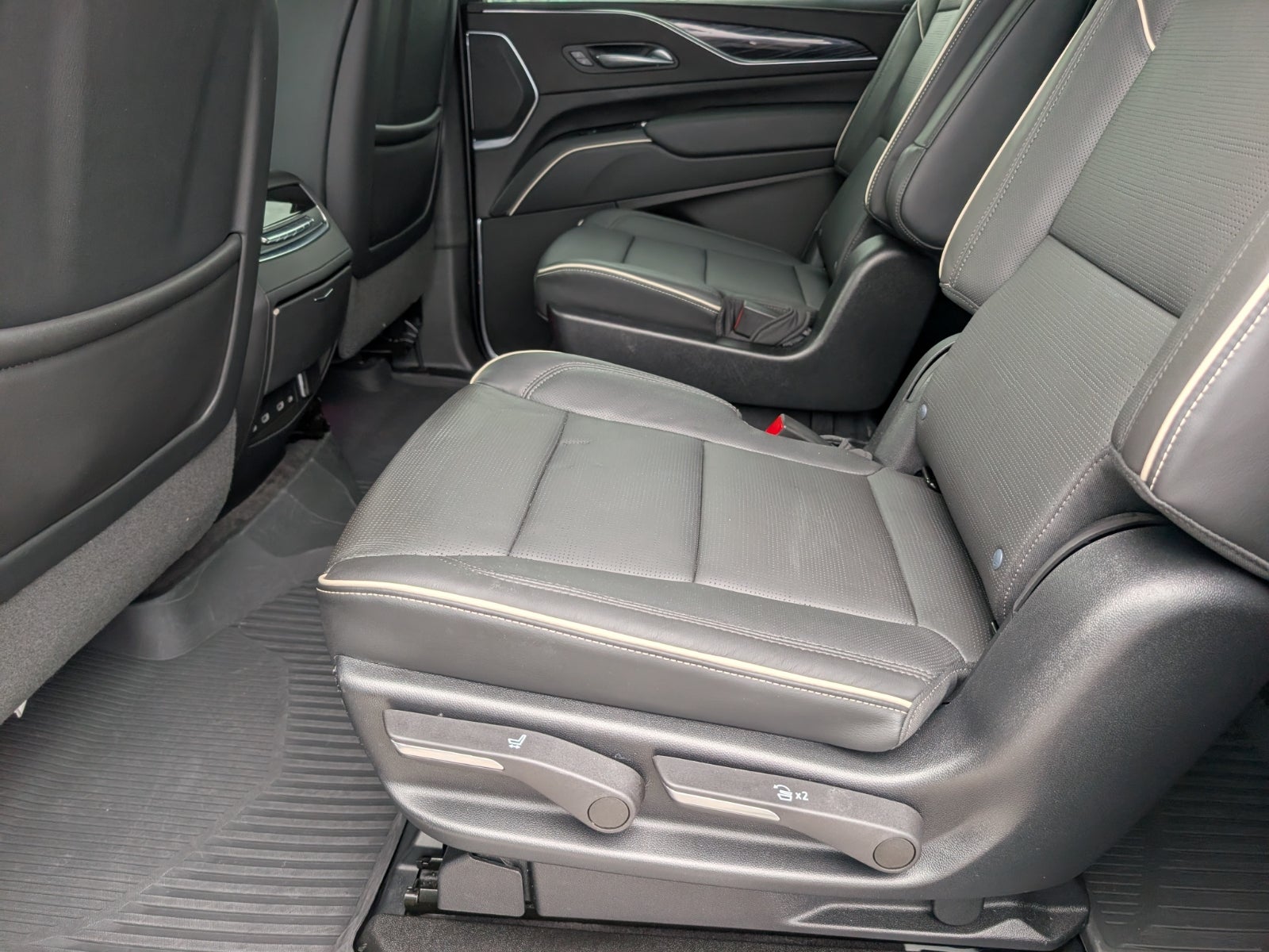 2023 Cadillac Escalade ESV 4WD Sport