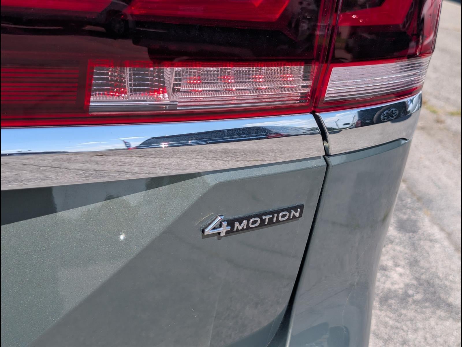 2026 Volkswagen Atlas 2.0T SEL Premium R-Line