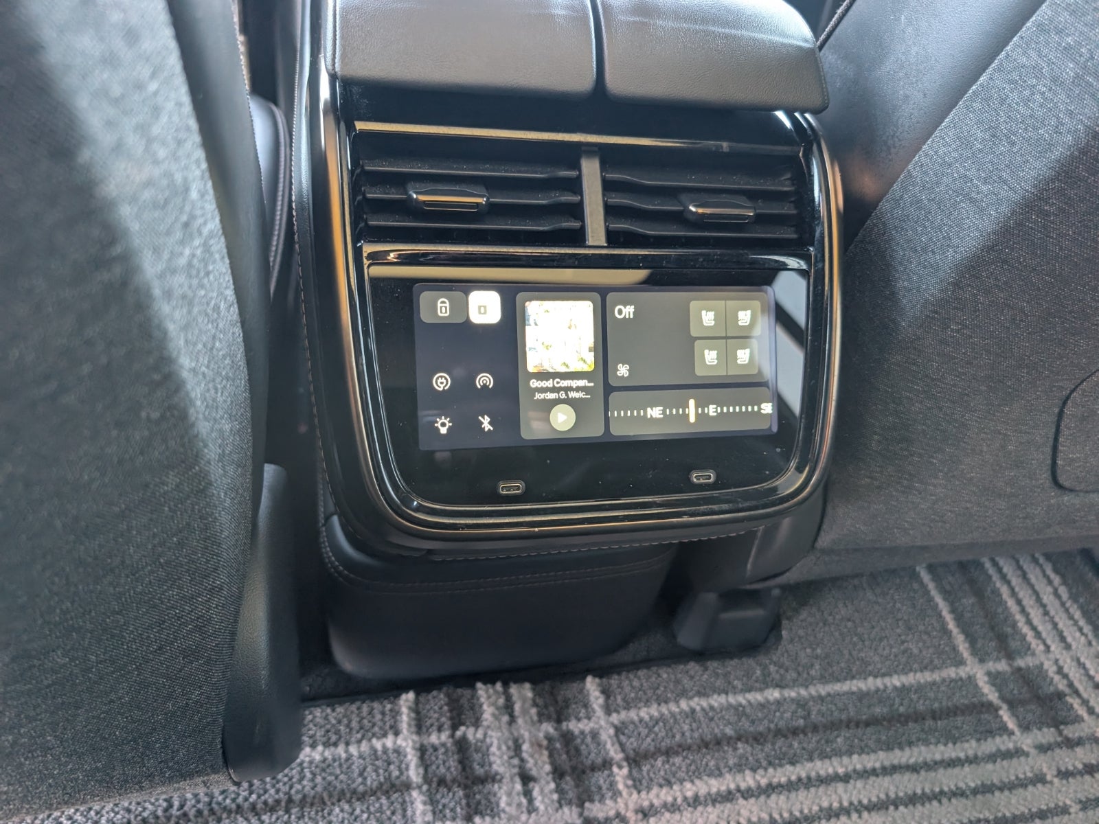 2026 RIVIAN R1S Tri Motor Max Pack