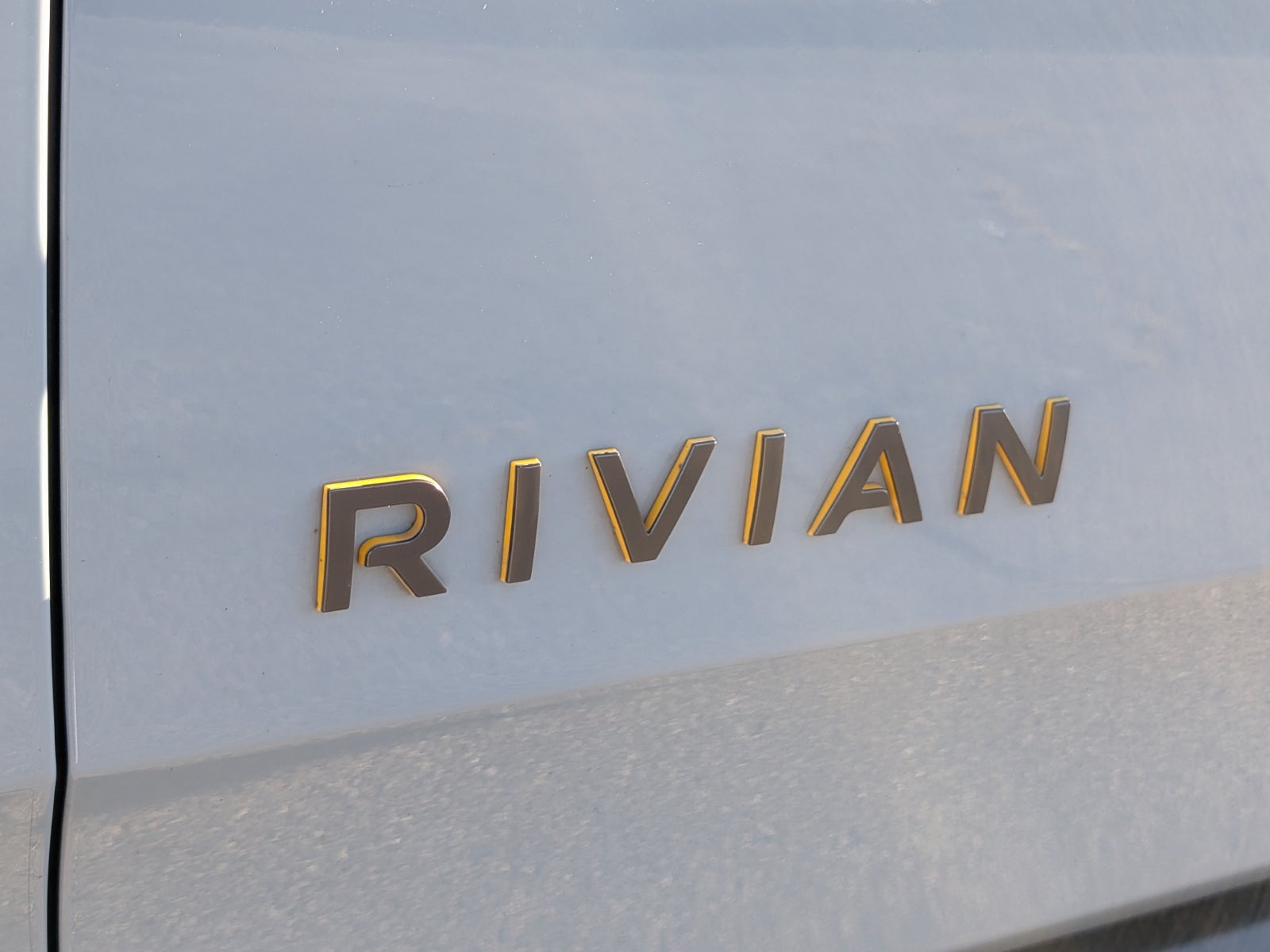 2026 RIVIAN R1S Tri Motor Max Pack