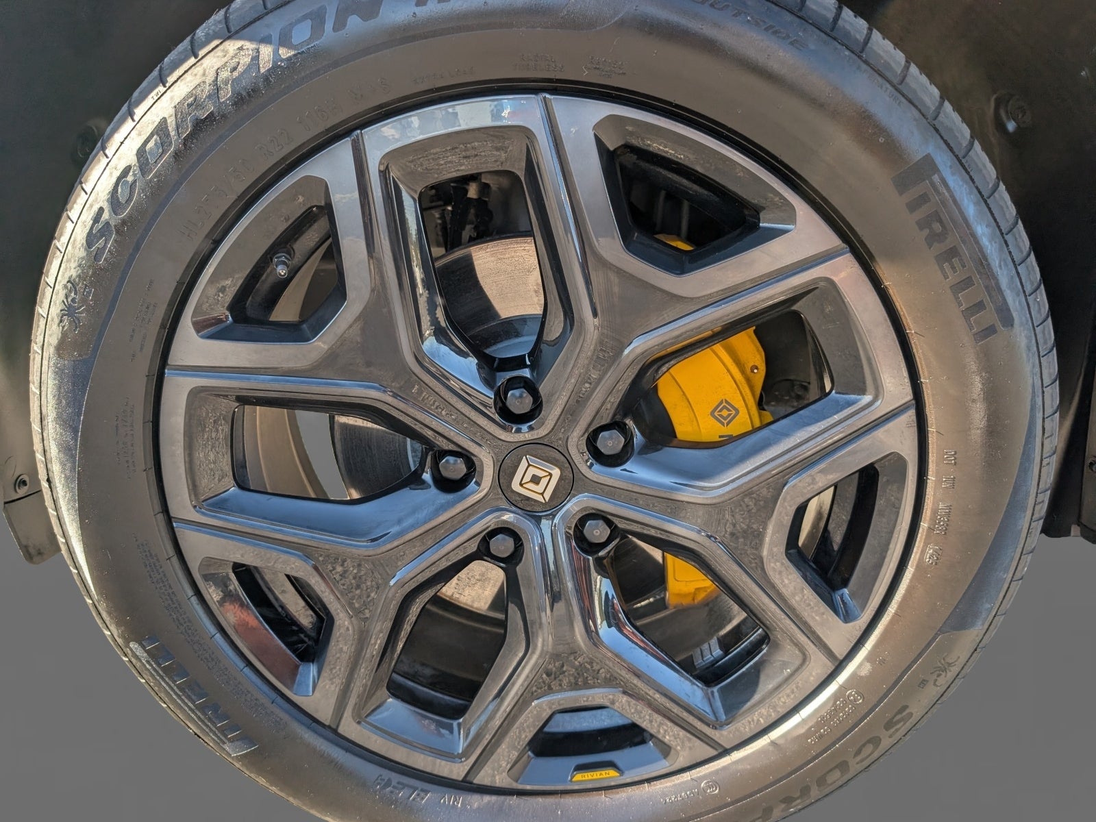 2026 RIVIAN R1S Tri Motor Max Pack