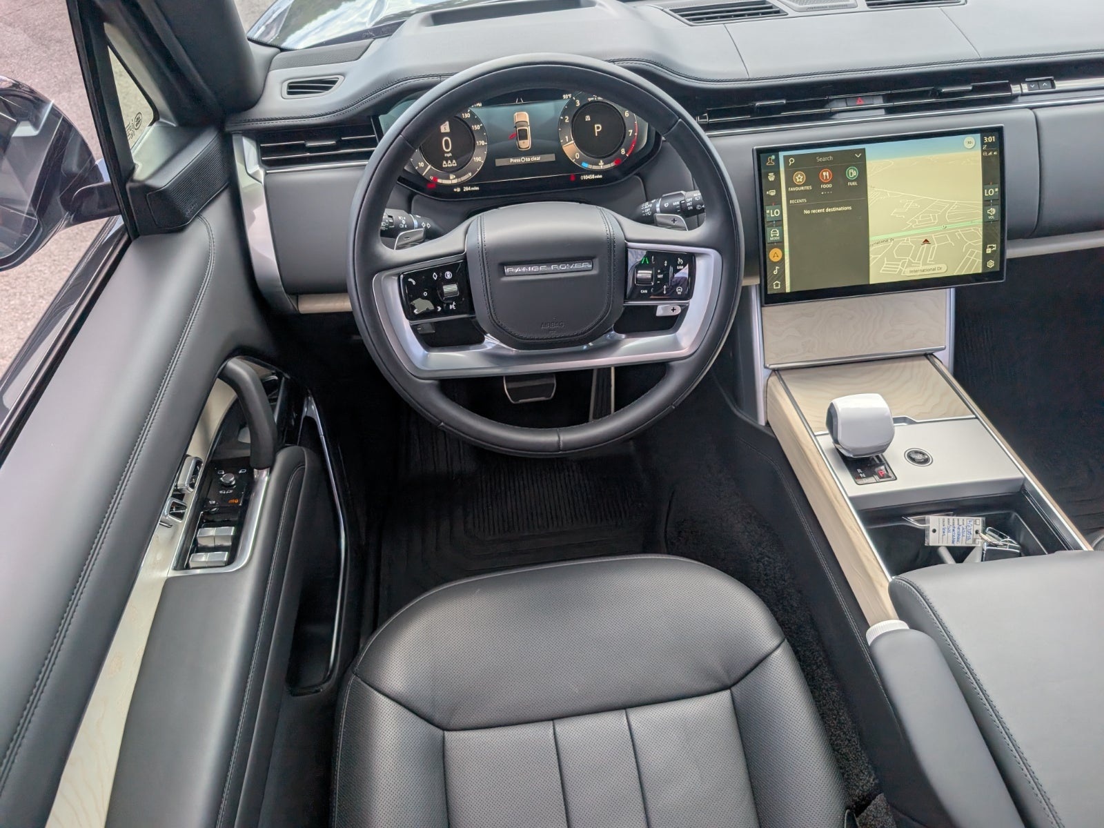 2024 Land Rover Range Rover SV