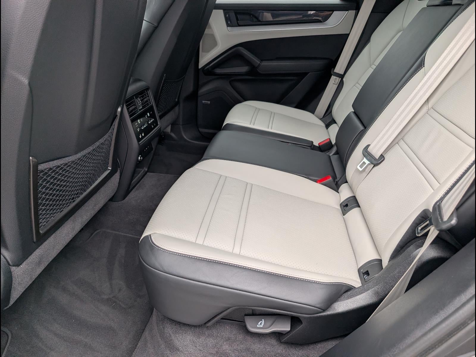 2024 Porsche Cayenne AWD
