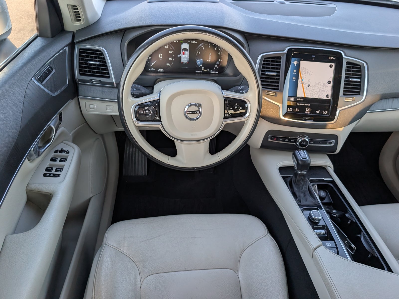 2020 Volvo XC90 Momentum