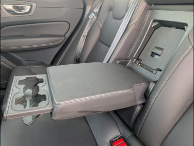 2023 Volvo XC60 Recharge Plug-In Hyb Ultimate Dark Theme