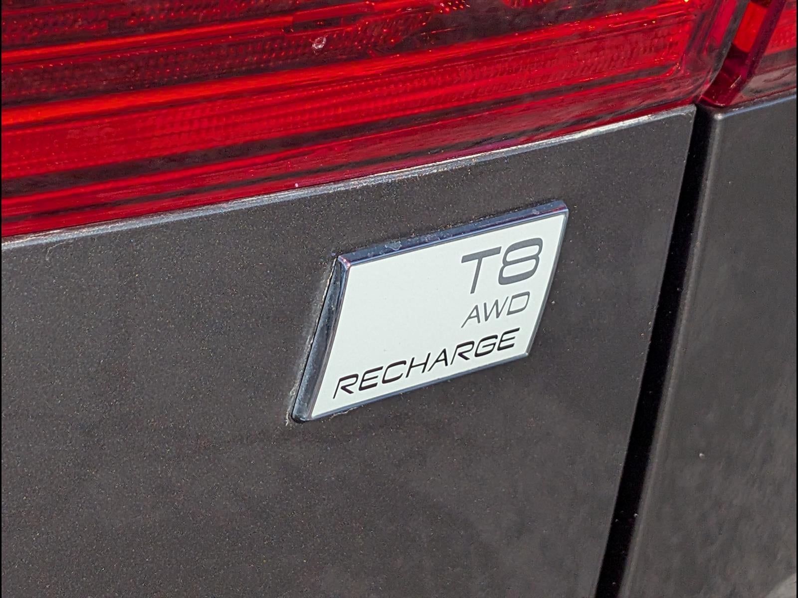 2023 Volvo XC60 Recharge Plug-In Hyb Ultimate Dark Theme